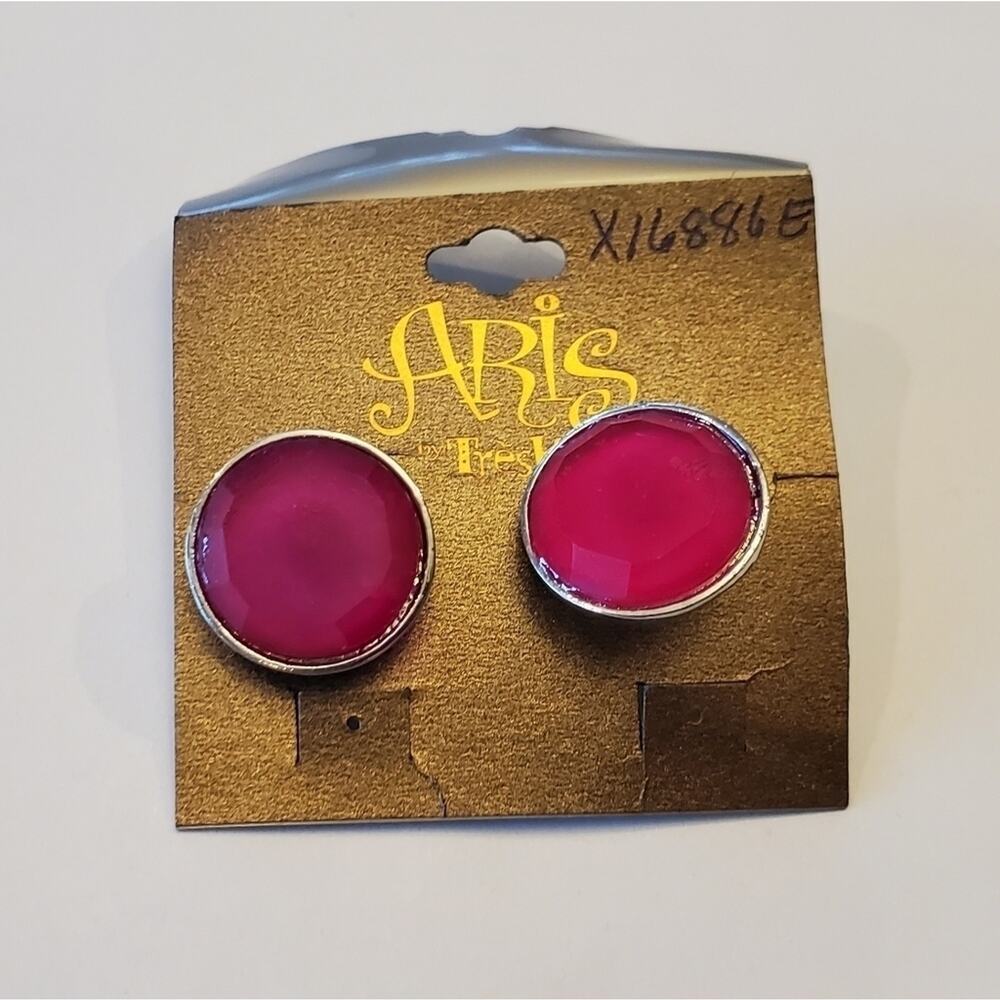 Treska magenta circular post earrings
